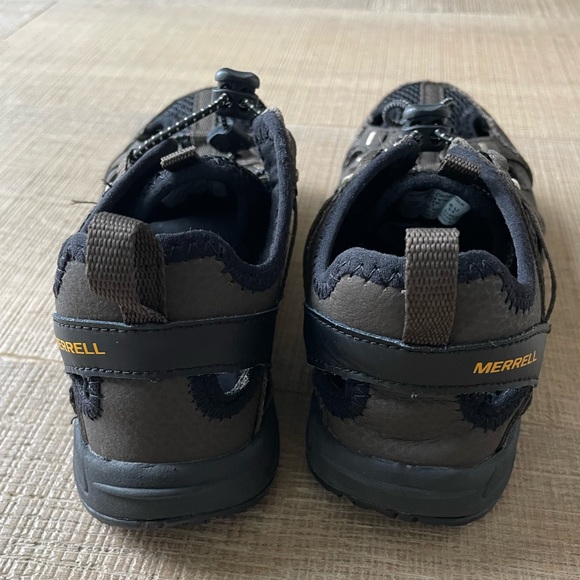 Boys Merrell hiking shoes, size 2, worn a handful of times - Picture 2 of 3